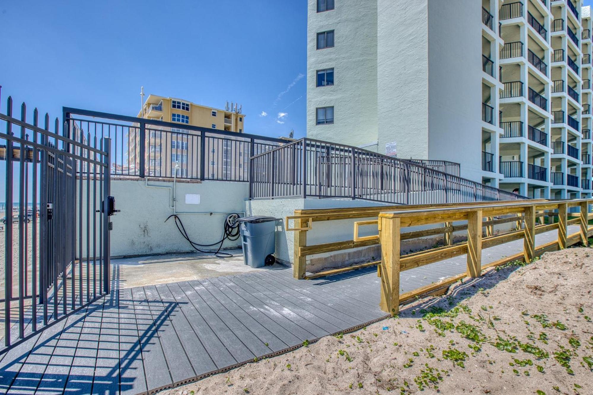 Ocean View With A Beachfront Pool At Ocean Trillium Condo ~ 602 New Smyrna Beach Exterior foto